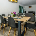 Appartement Nora, Old Town Located, Free Parking