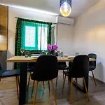 Nora, Old Town Located, Free Parking * Makarska