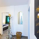 Nora, Old Town Located, Free Parking Apartment *