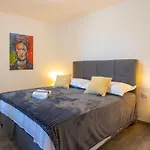 Apartment Nora, Old Town Located, Free Parking *