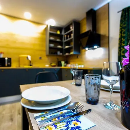 Nora, Old Town Located, Free Parking * Makarska