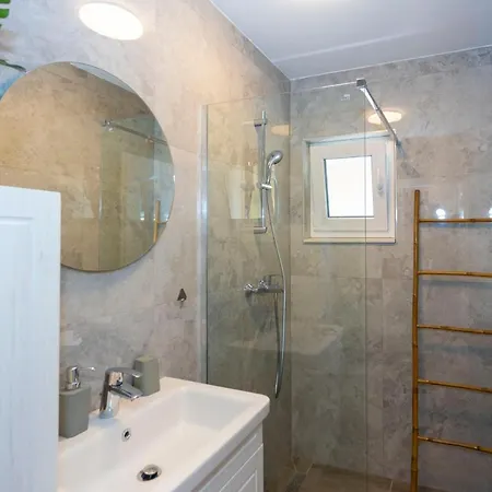 Nora, Old Town Located, Free Parking *