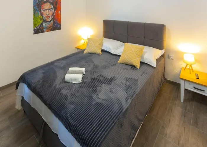 Nora, Old Town Located, Free Parking Makarska