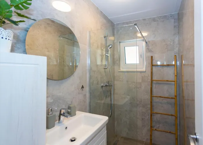 Nora, Old Town Located, Free Parking *