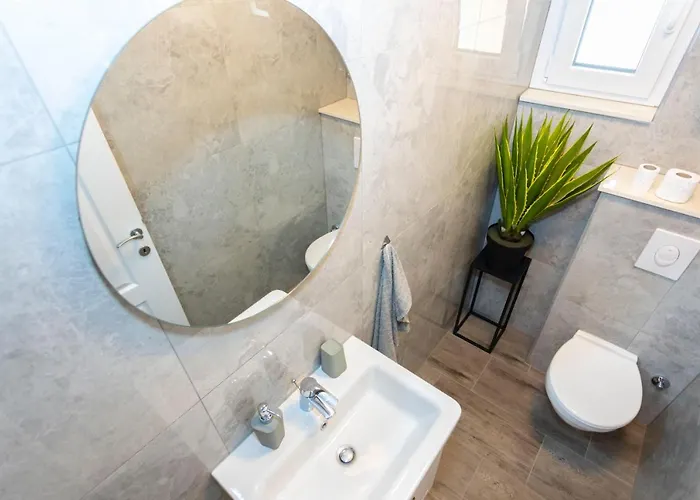 Nora, Old Town Located, Free Parking * Makarska