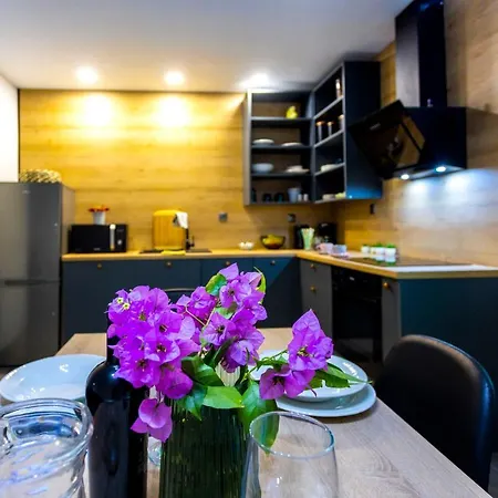 Nora, Old Town Located, Free Parking *