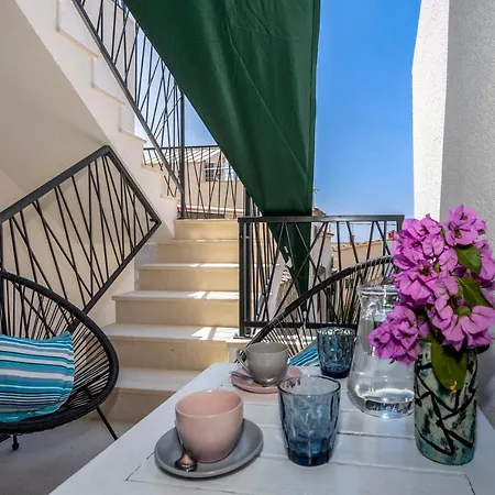 Nora, Old Town Located, Free Parking Apartment *