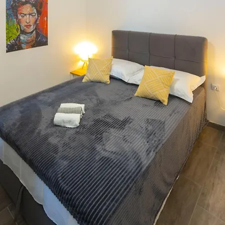 Nora, Old Town Located, Free Parking Makarska