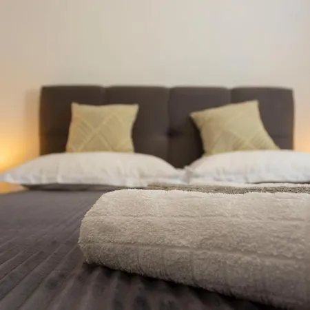 Apartment Nora, Old Town Located, Free Parking