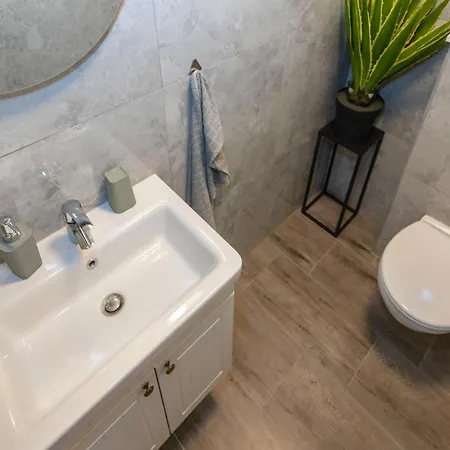 Nora, Old Town Located, Free Parking Makarska