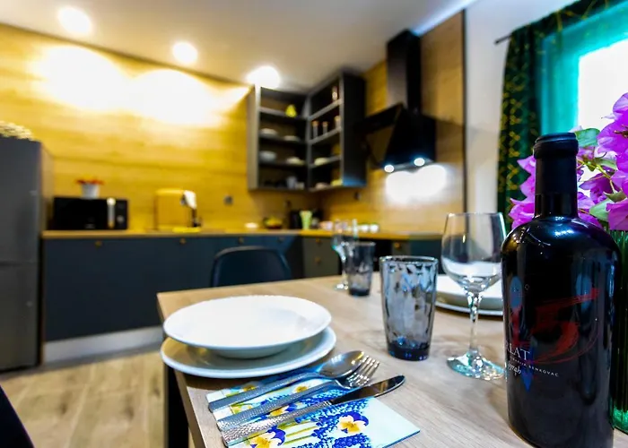 Nora, Old Town Located, Free Parking * Makarska